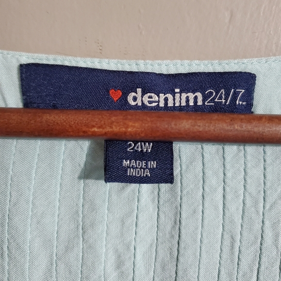 Eyelet Lace Pleat Front Tunic - Picture 6 of 6